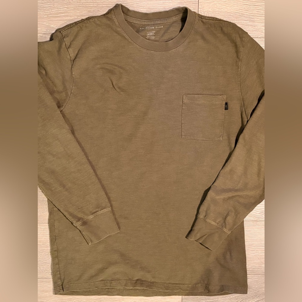 American Eagle Long Sleeve Crewneck Pocket Tshirt